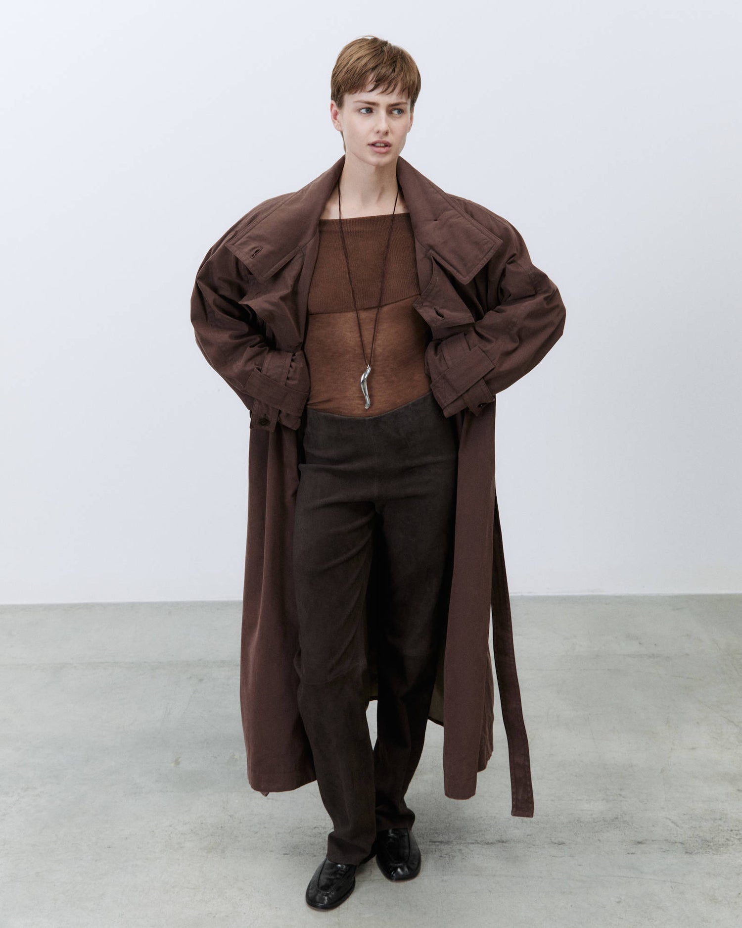 PANTALONI SLIM IN SUEDE