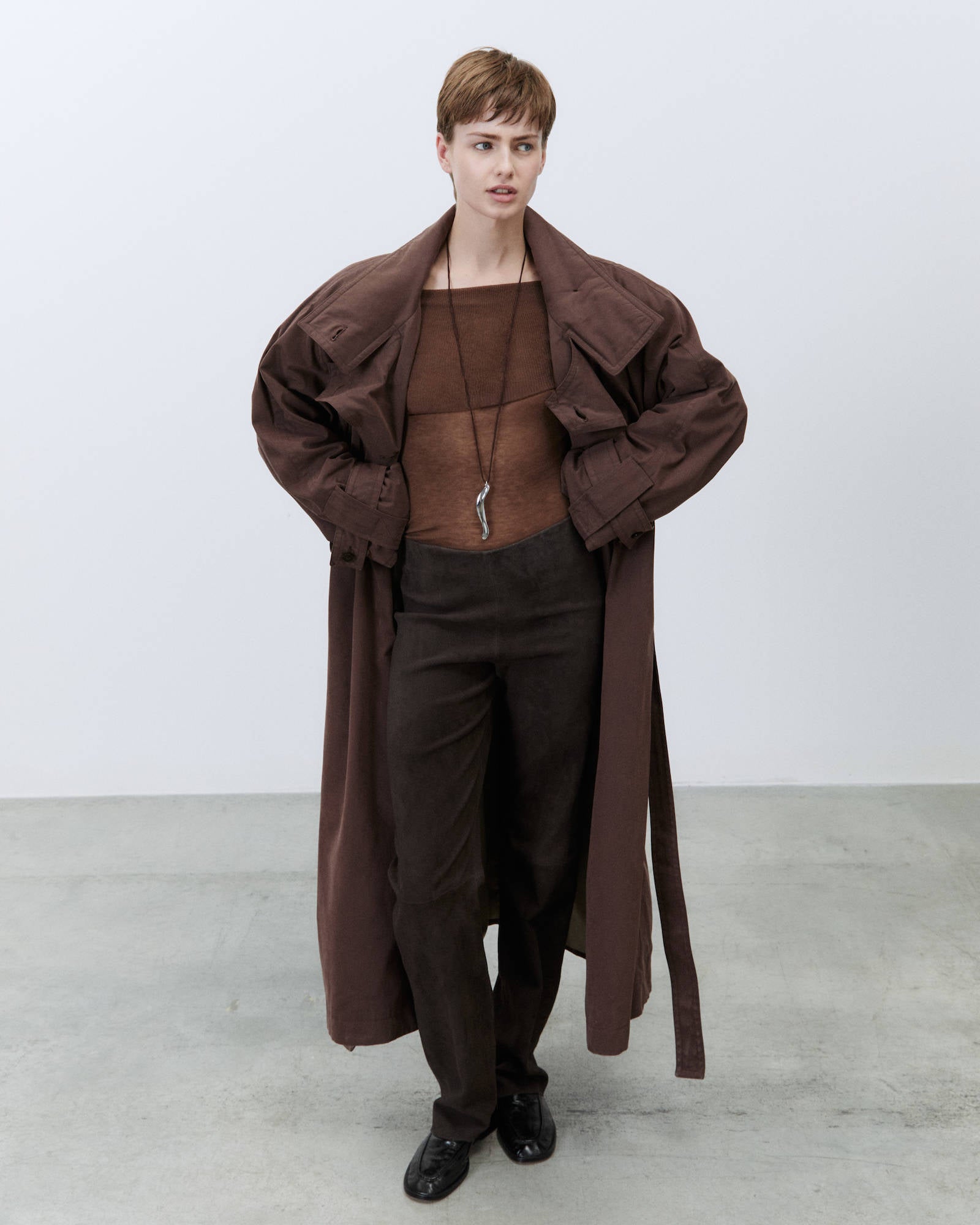 PANTALONI SLIM IN SUEDE