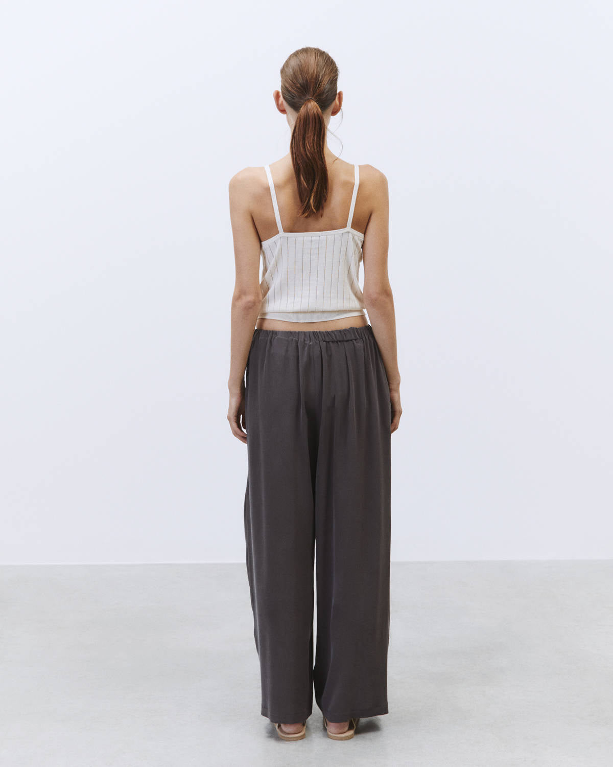 SILK CREPE PLEATED GYM PANTS Lead