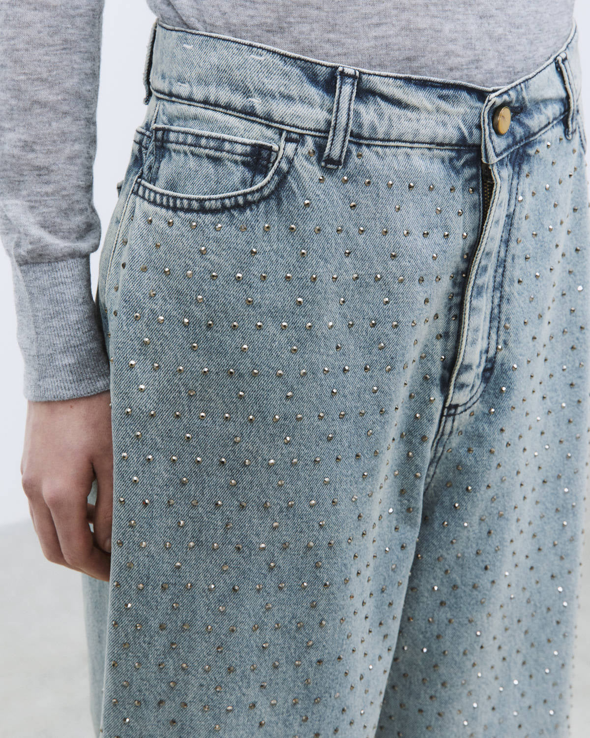 FIVE POCKET DENIM WITH RHINESTONE APPLICATIONS