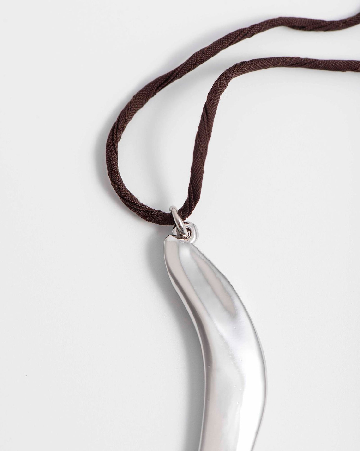 NECKLACE WITH IRREGULAR PENDANT