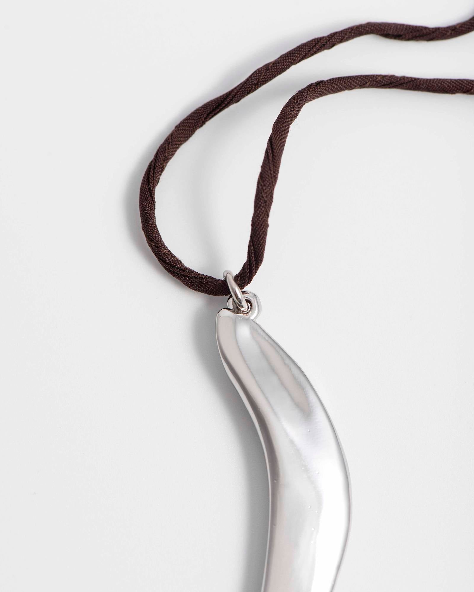 NECKLACE WITH IRREGULAR PENDANT