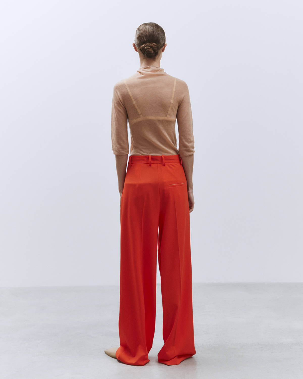 RED PLEAT PANTS