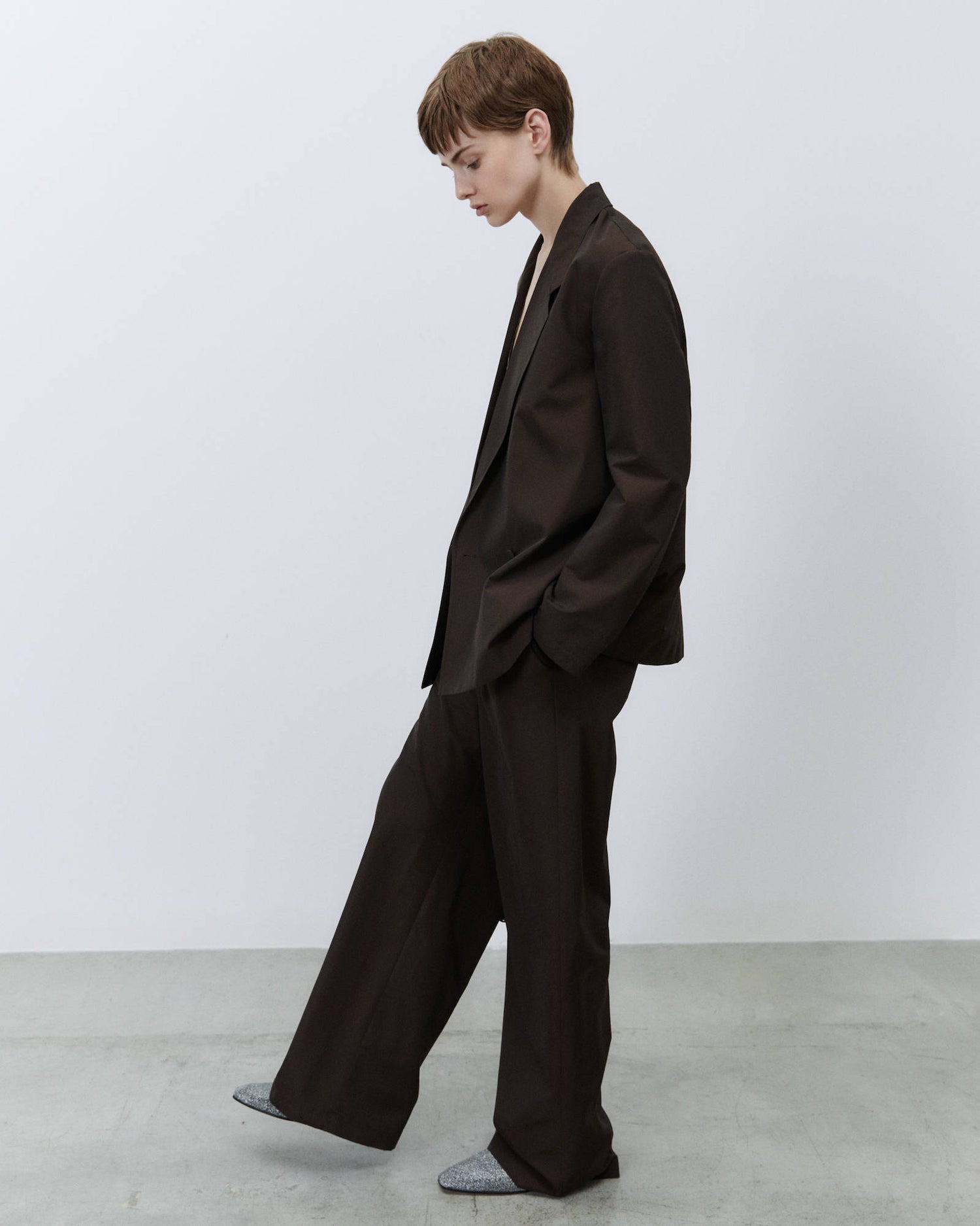 DOUBLE-BREASTED WOOL BLAZER