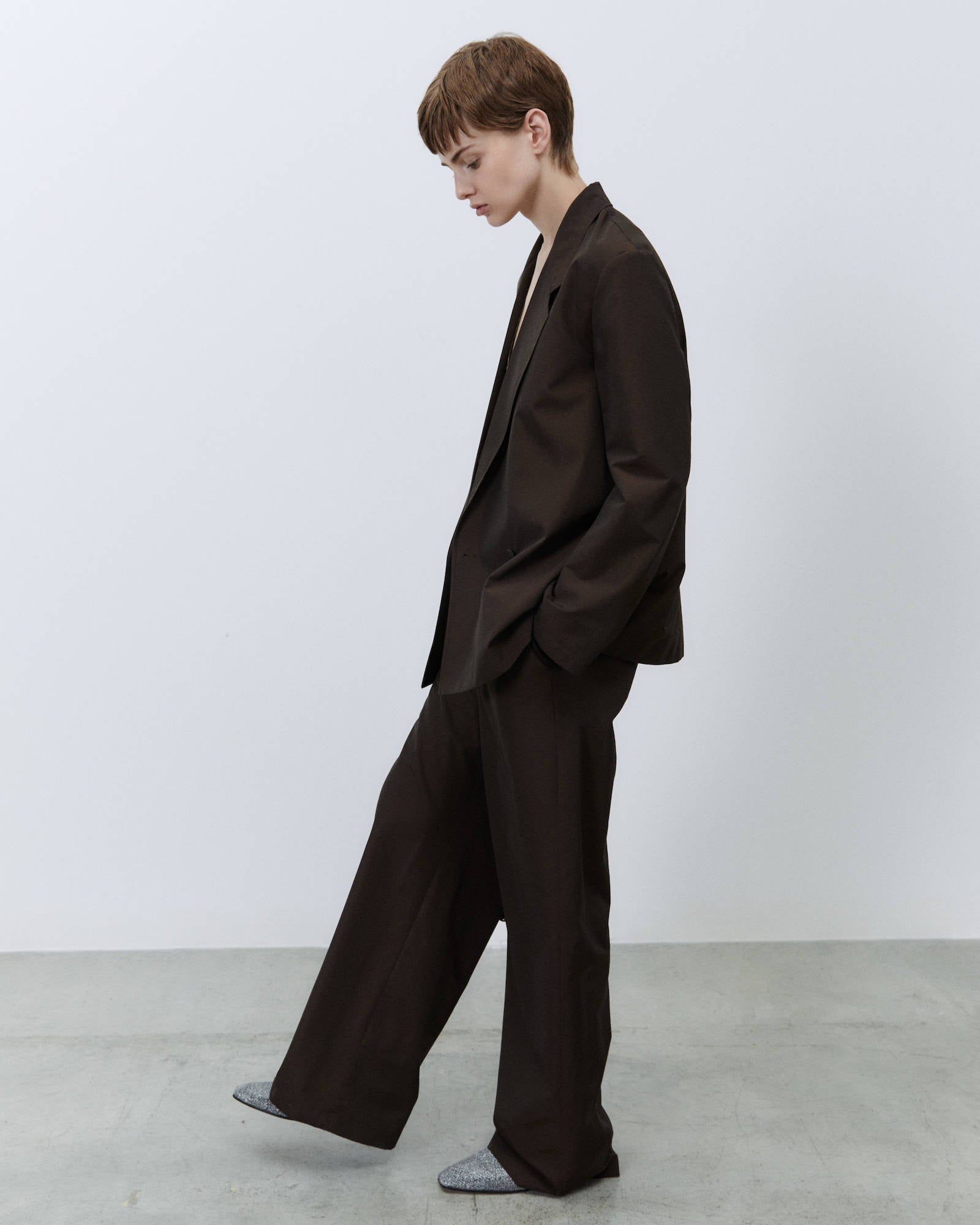 DOUBLE-BREASTED WOOL BLAZER