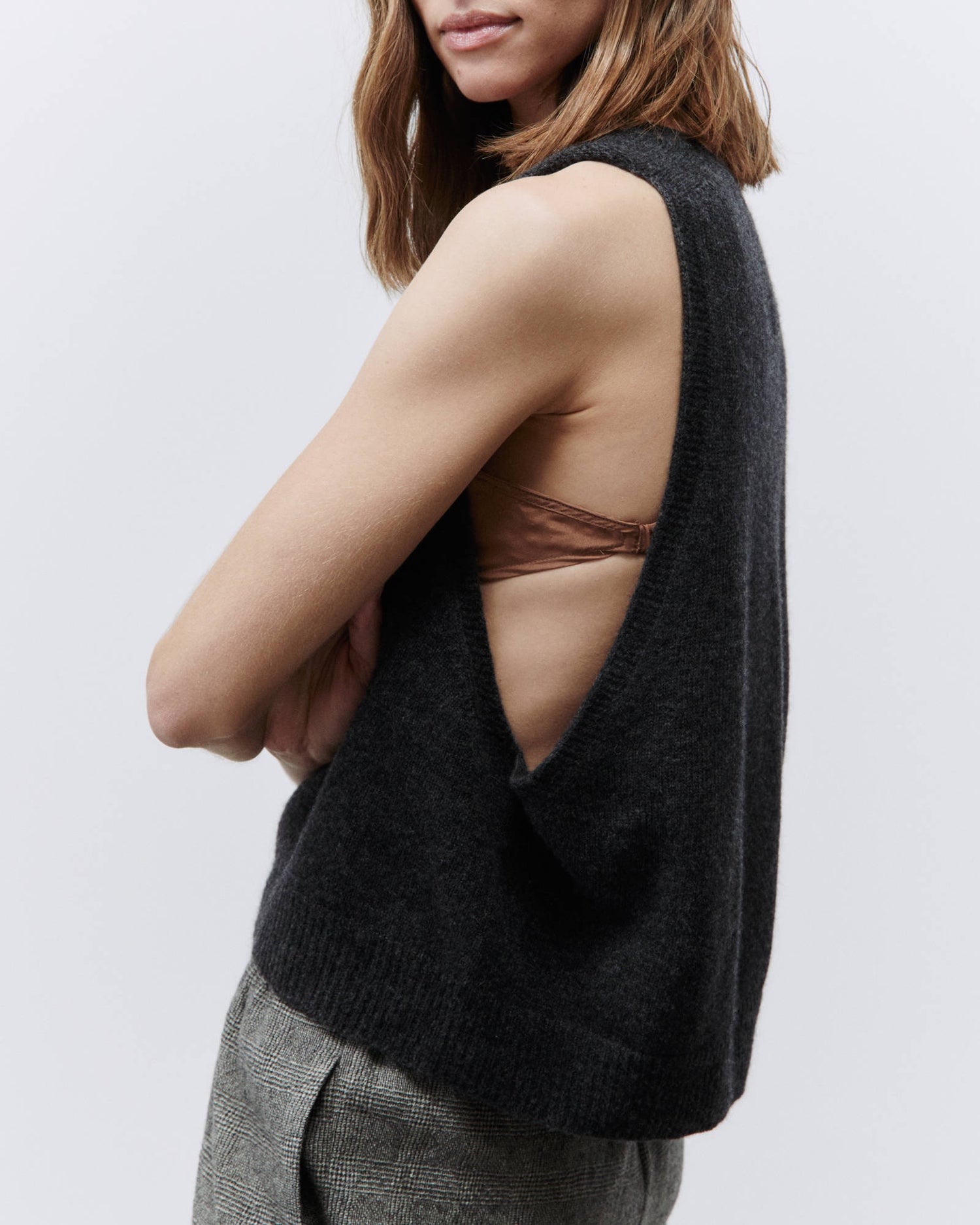 CASHMERE KNIT VEST