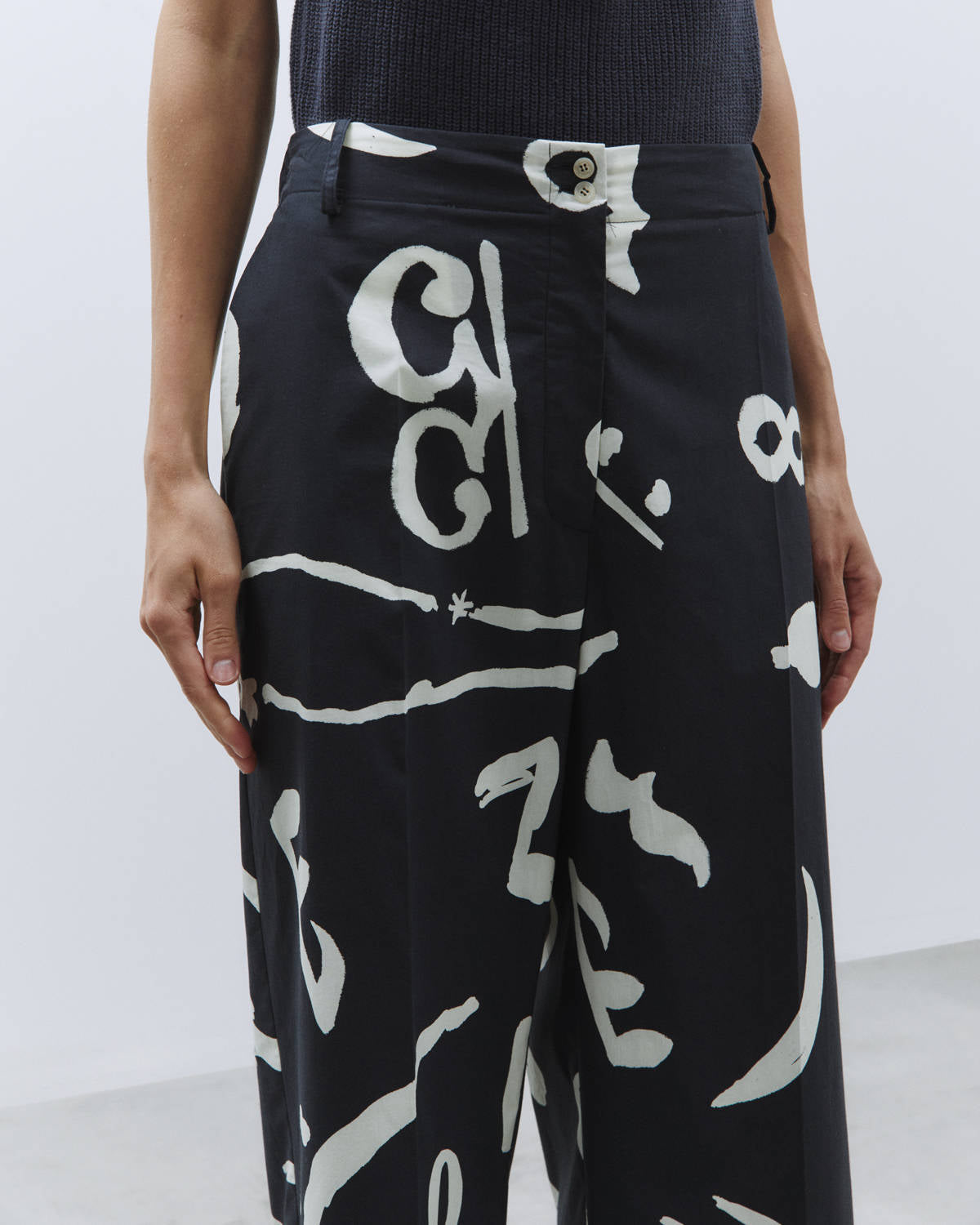 PRINTED COTTON CROPPED PANTS Black