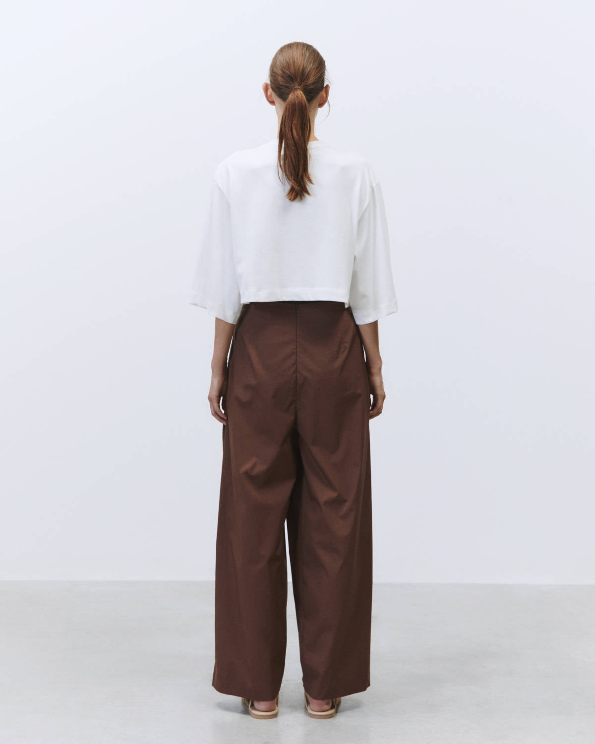 COCOA PLEATED POPLIN TROUSERS